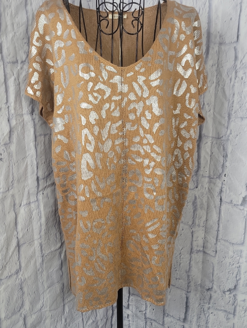 Jodifl‎ NWT Large Animal Print Knit Tunic Sweater Tan/Silver Oversized Women's